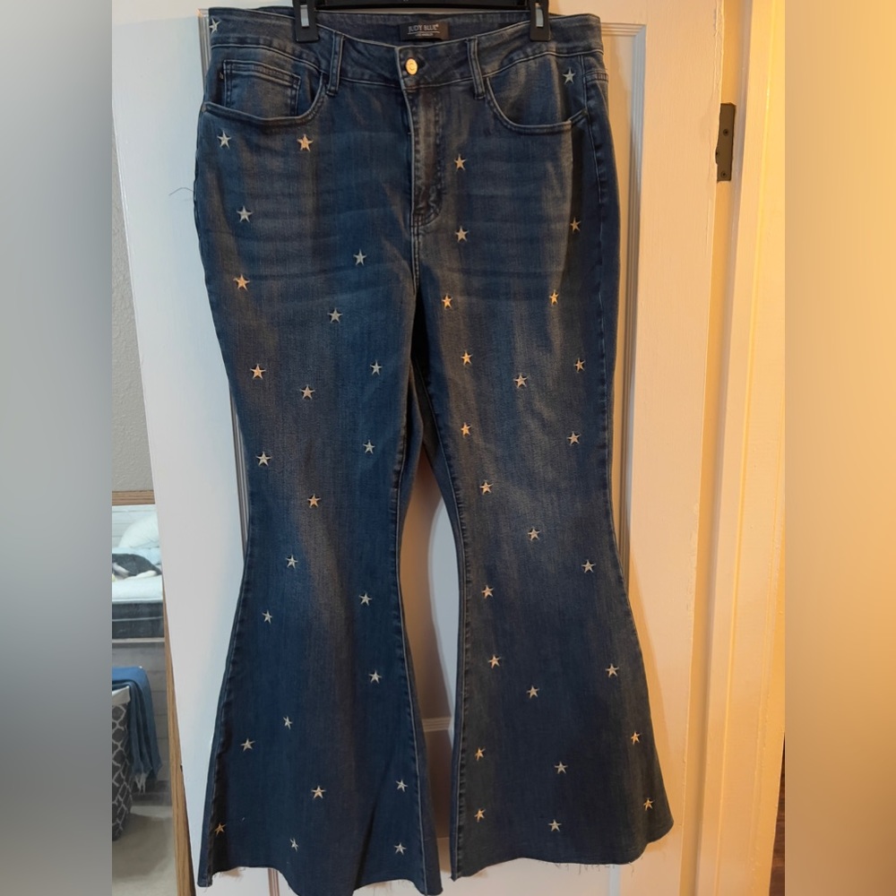Judy Blue 20W Super Flare Star Embroidered Jeans. Never worn! 34” inseam